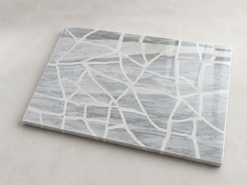 Tablero de mesa personalizado de terrazo y mosaico de mármol para un proyecto de diseño de interiores contemporáneo.